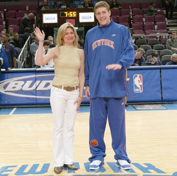 ππProud of our NY Knicks!πππππππWillisπ§‘πLarryππ - Picture 5 of 16